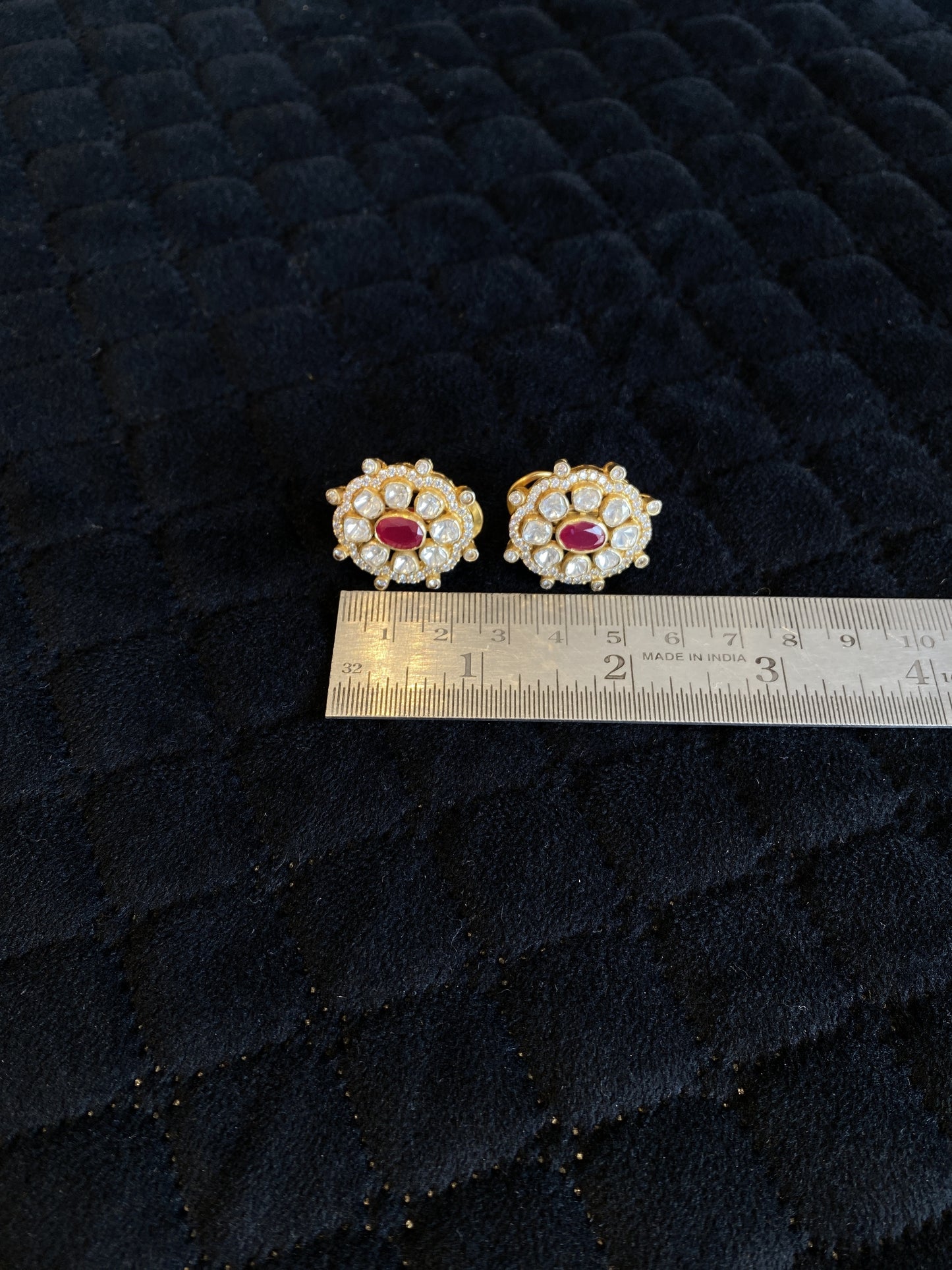 Studs - Moissanite - KLO26I102