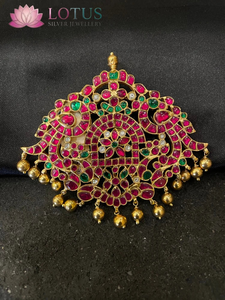 Kundan Pendant - MLO26N18